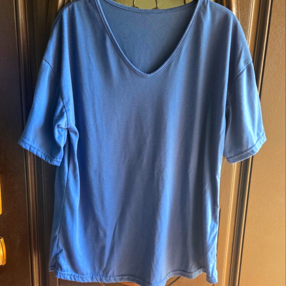 Amazon Essentials Women's Blue Short Sleeve Tee